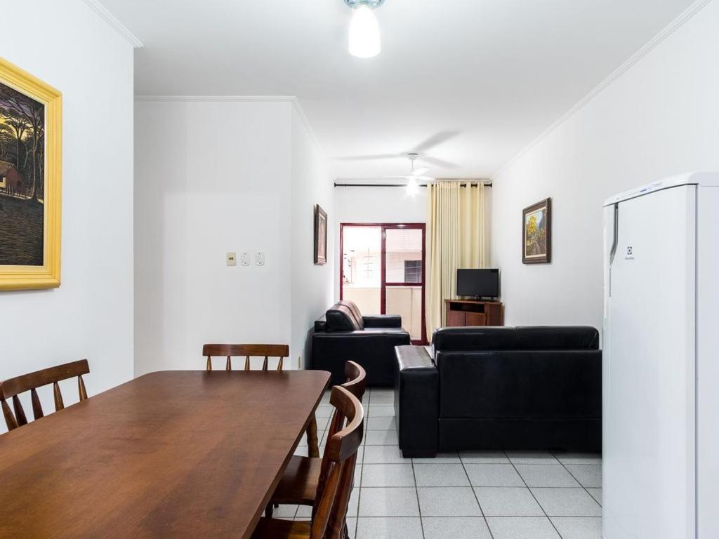 Apartamento Espacoso Com Ar Condicionado E Wi-Fi, A 100 Metros Da Praia - Edificio Estoril Ubatuba Ngoại thất bức ảnh
