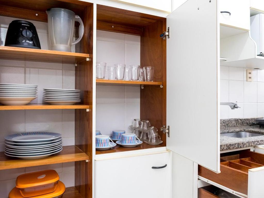 Apartamento Espacoso Com Ar Condicionado E Wi-Fi, A 100 Metros Da Praia - Edificio Estoril Ubatuba Ngoại thất bức ảnh